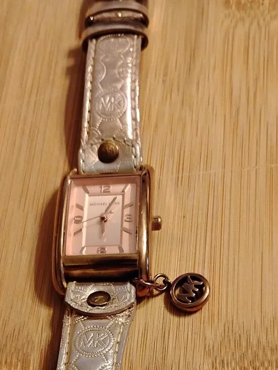Michael Kors Women"s Watch With MK Charm. - Picture 3 of 7
